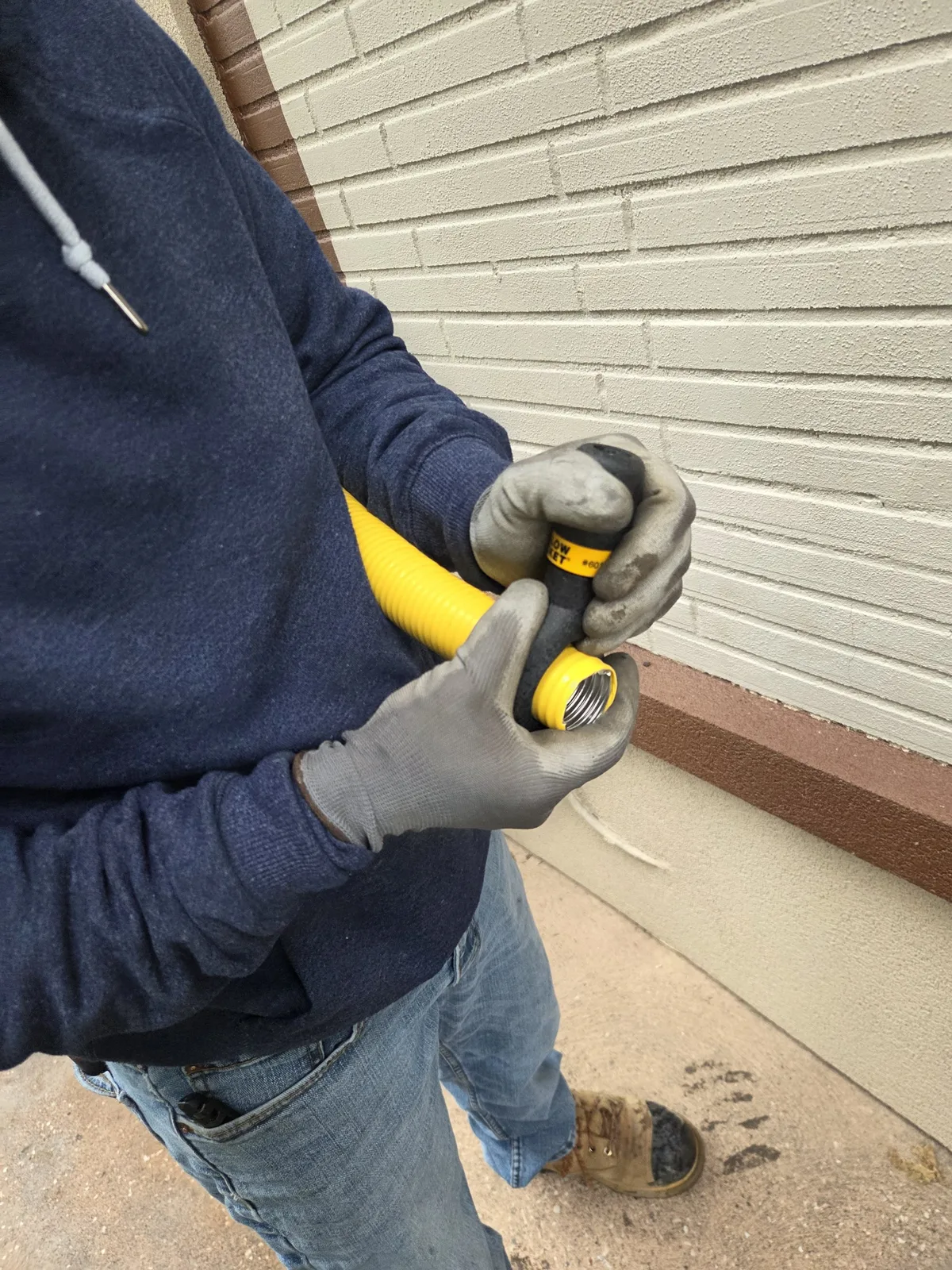 CITI HVAC technician preparing gas line connection, close detail — Tecumseh ON