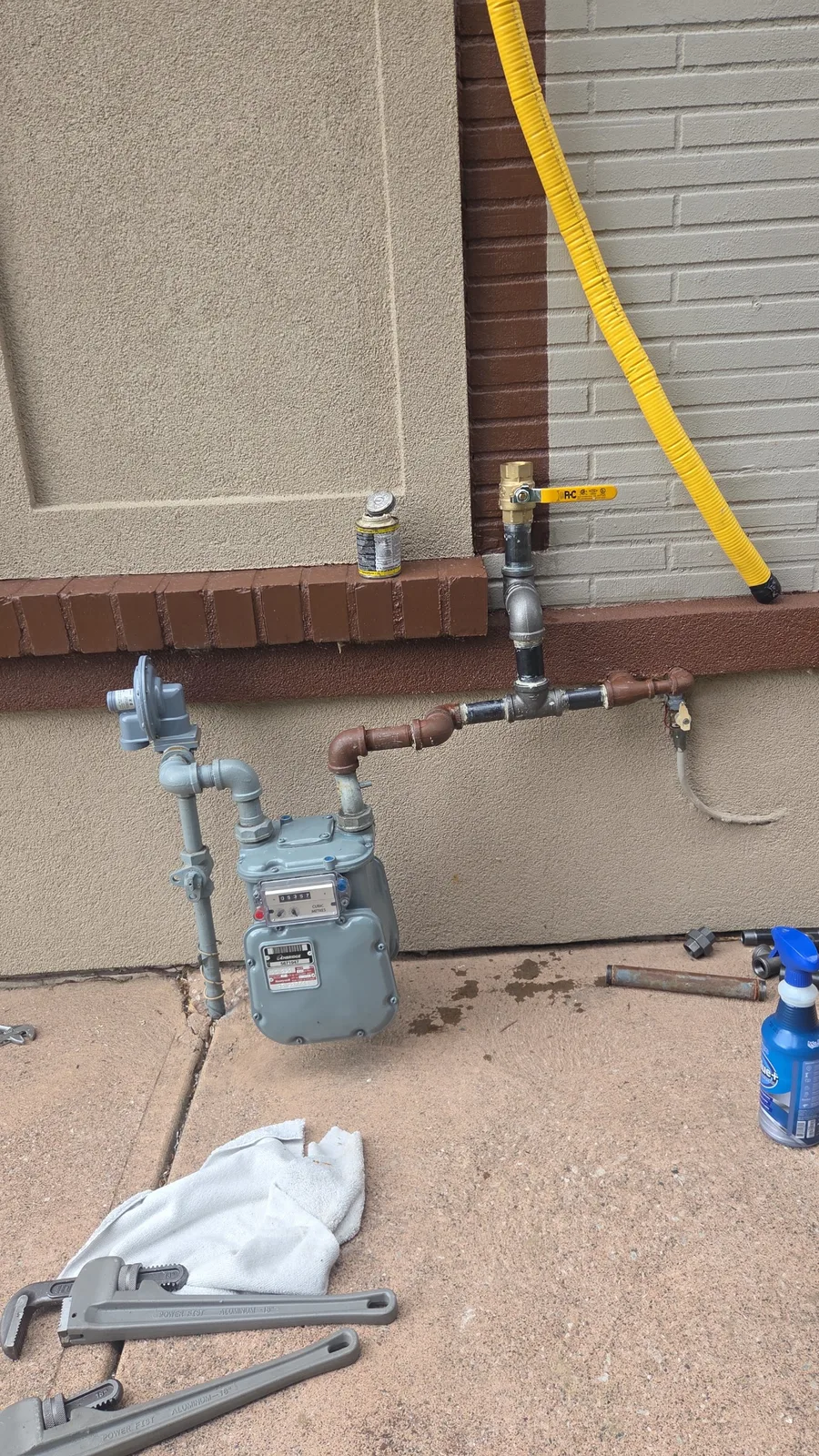 Completed meter set gas piping with shutoff valve — Tecumseh ON